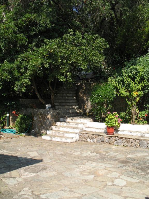 Villa Marlina Комено Екстериор снимка