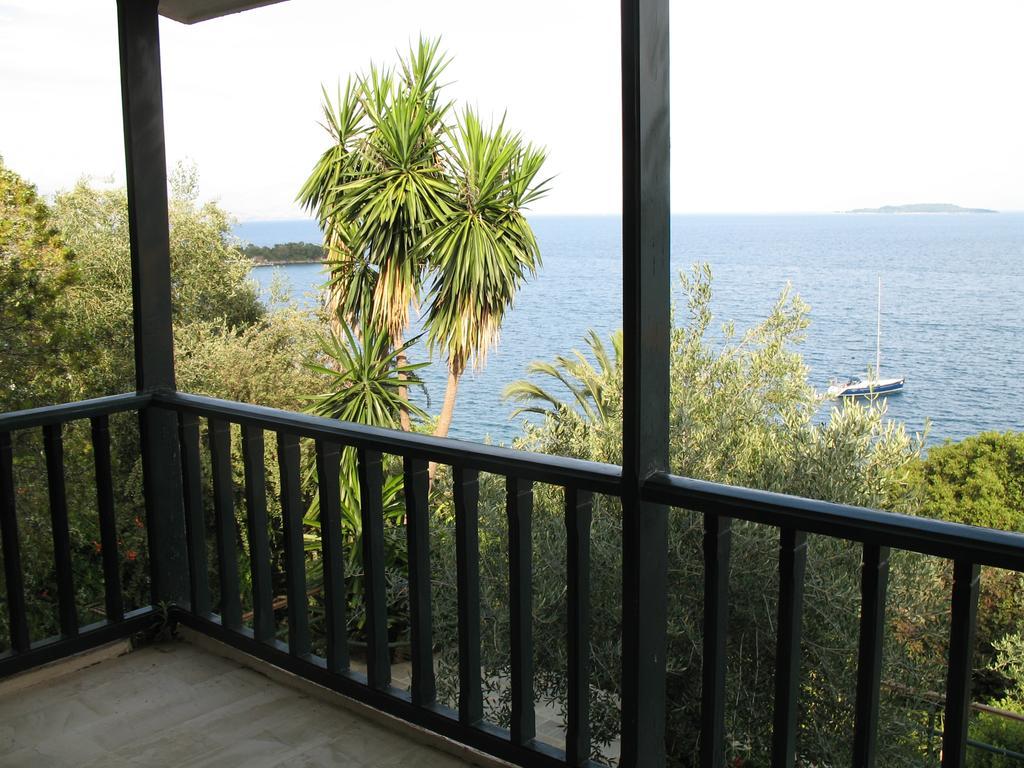 Villa Marlina Комено Екстериор снимка