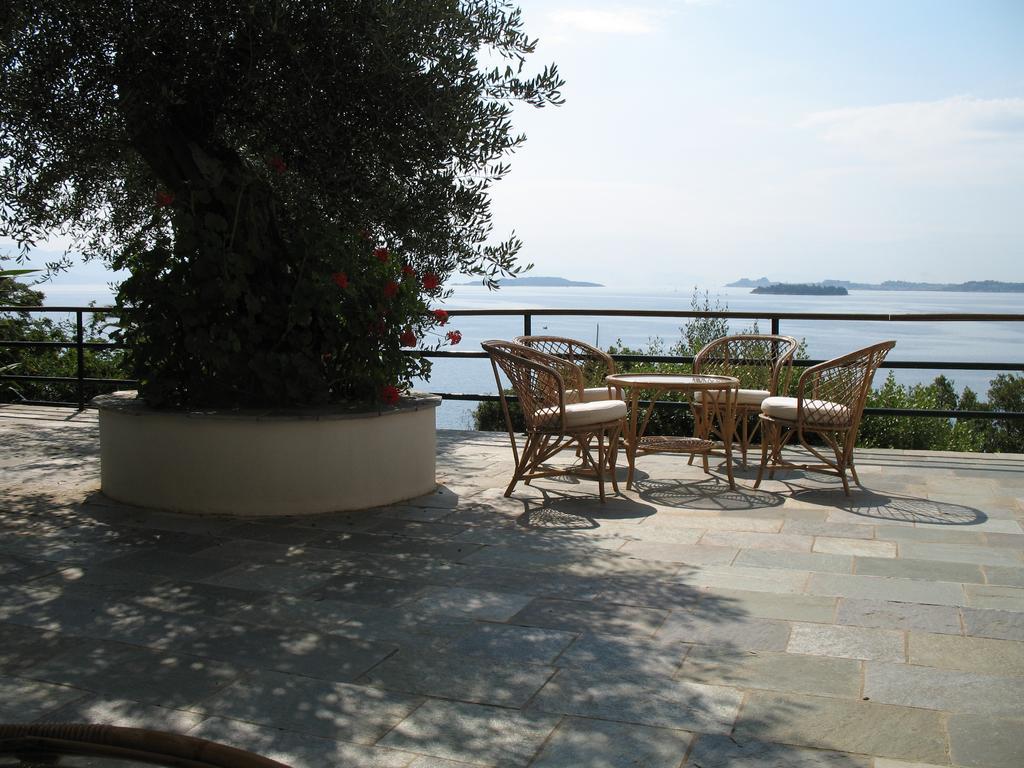 Villa Marlina Комено Екстериор снимка