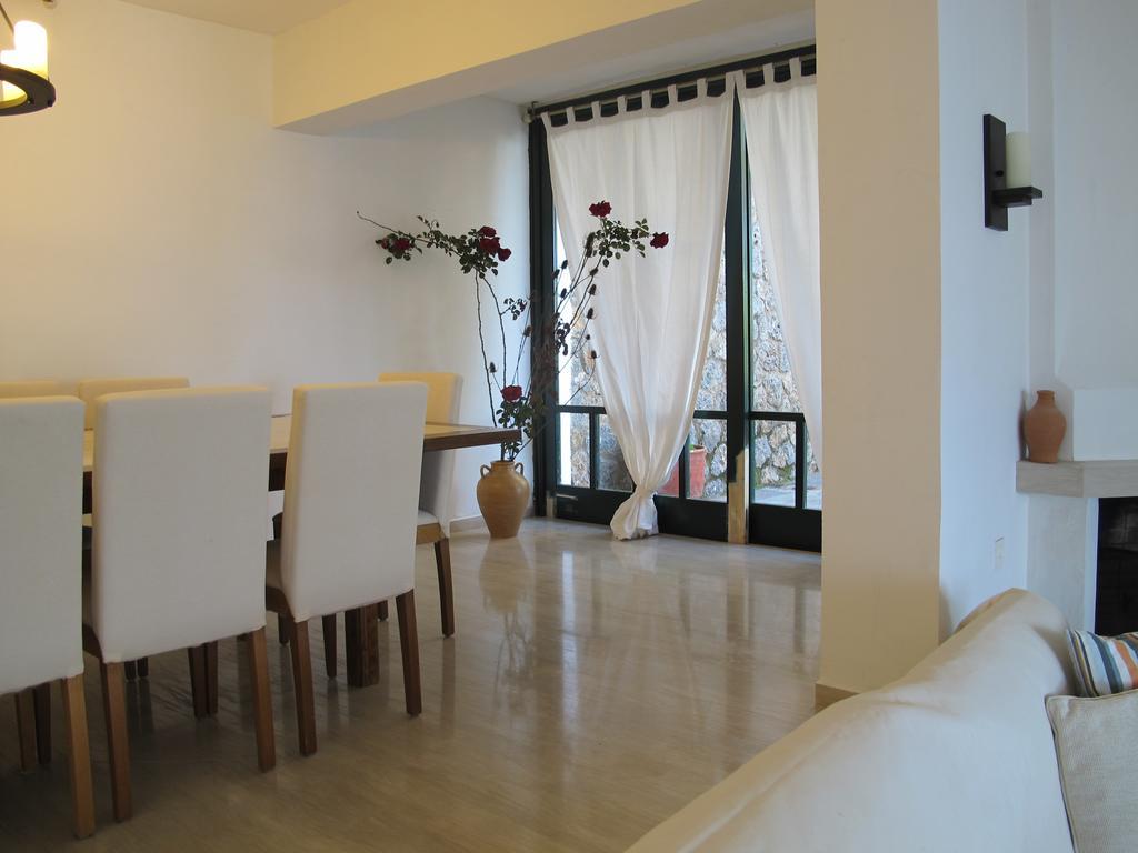 Villa Marlina Комено Екстериор снимка