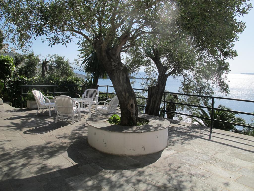 Villa Marlina Комено Екстериор снимка