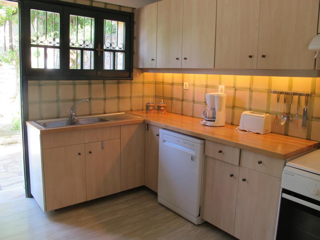 Villa Marlina Комено Екстериор снимка