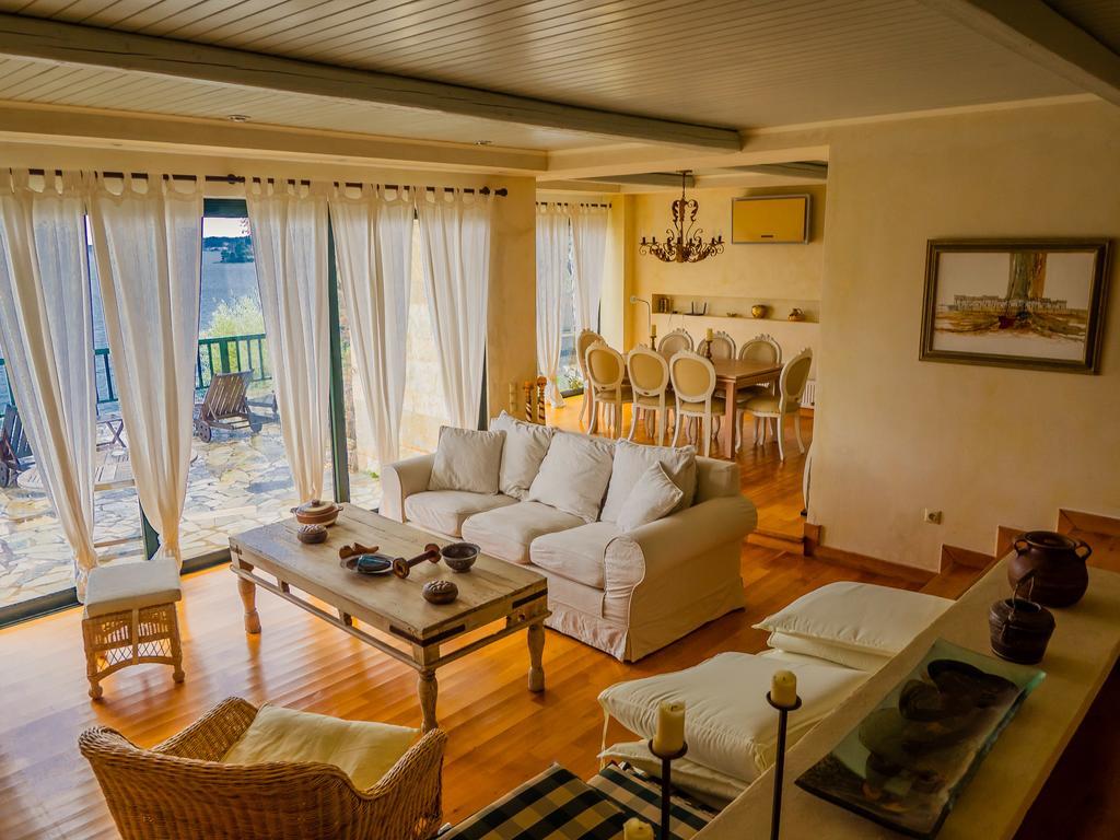 Villa Marlina Комено Екстериор снимка