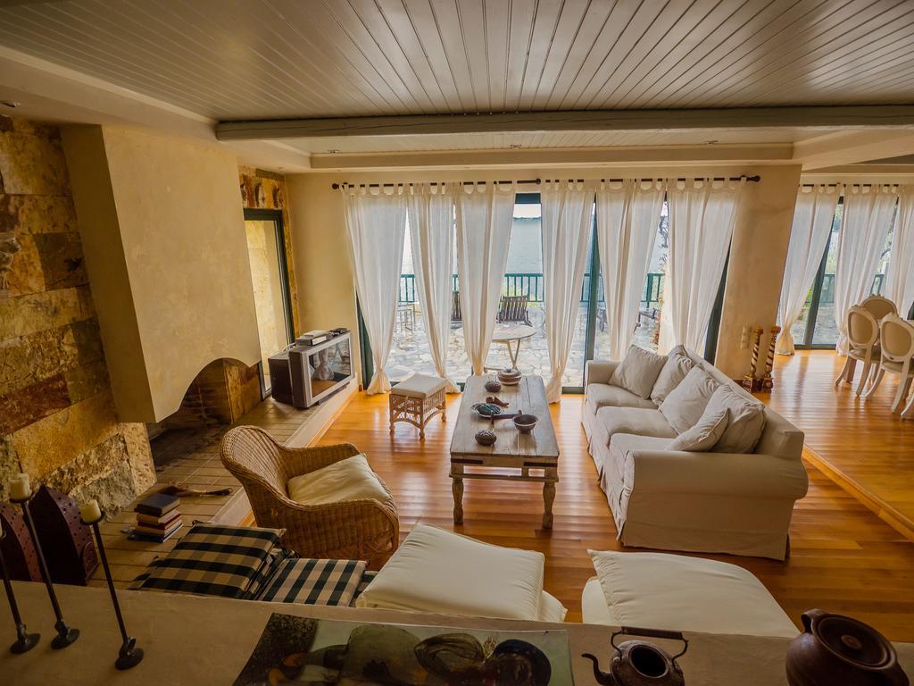 Villa Marlina Комено Екстериор снимка