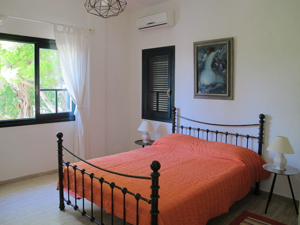 Villa Marlina Комено Екстериор снимка